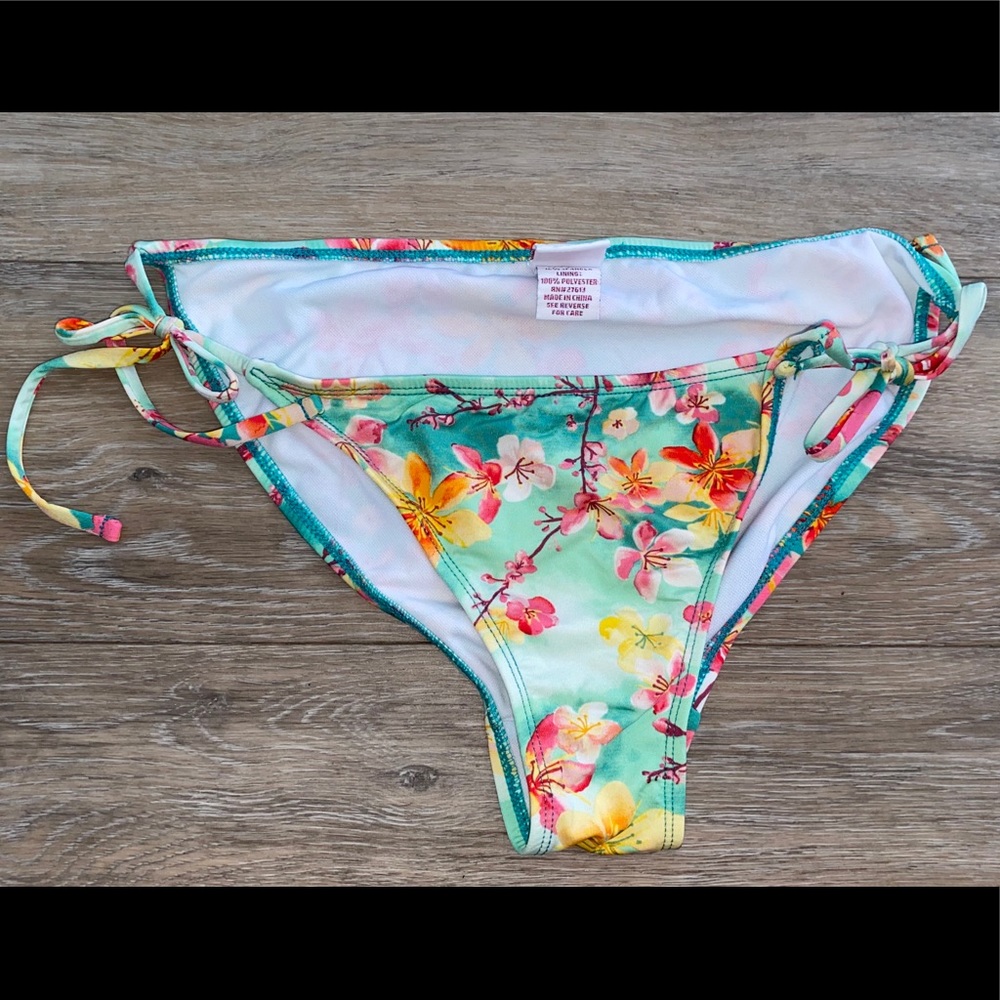 Candie’s Floral Patterned Swimsuit Bottoms